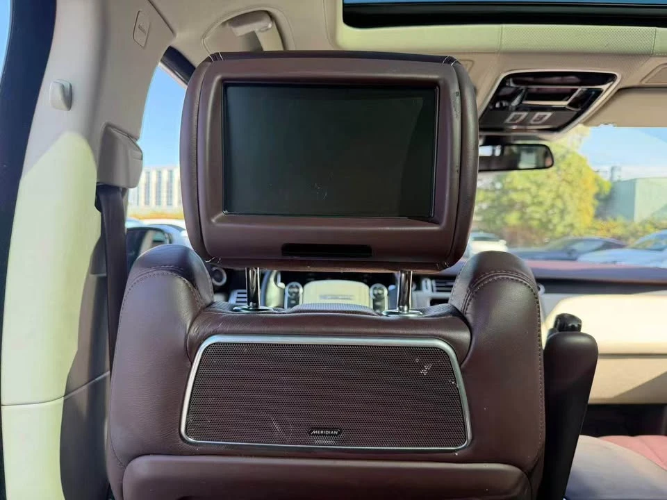 2015 Land Rover Range Rover L405 - Image 10 of 16