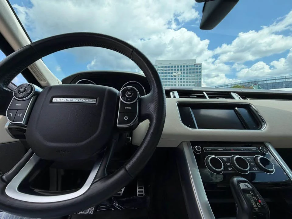 2015 Land Rover Range Rover L405 - Image 9 of 15