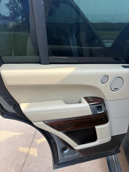 2015 Land Rover Range Rover L405 - Image 12 of 16