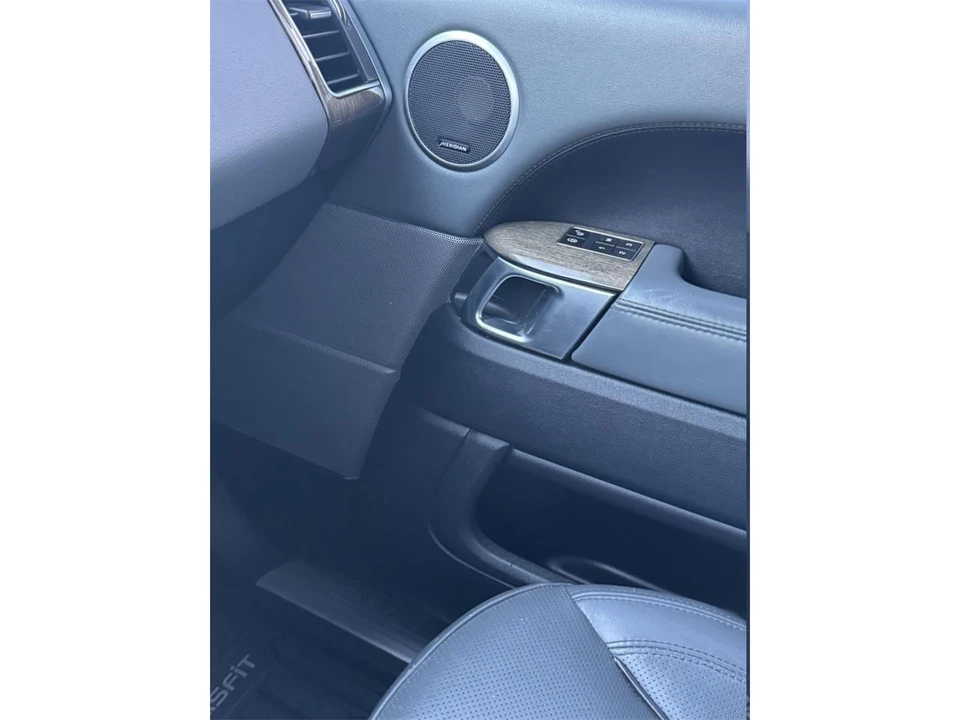 2015 Land Rover Range Rover L405 - Image 9 of 23