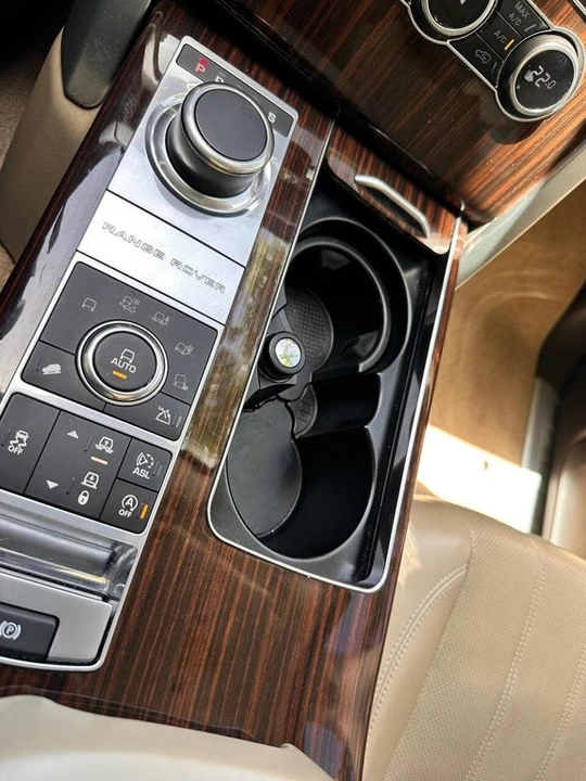 2015 Land Rover Range Rover L405 - Image 17 of 24