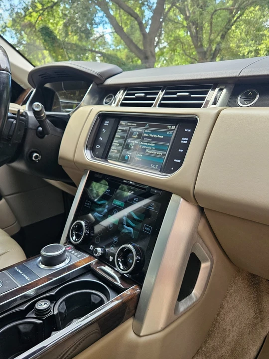 2015 Land Rover Range Rover L405 - Image 26 of 31