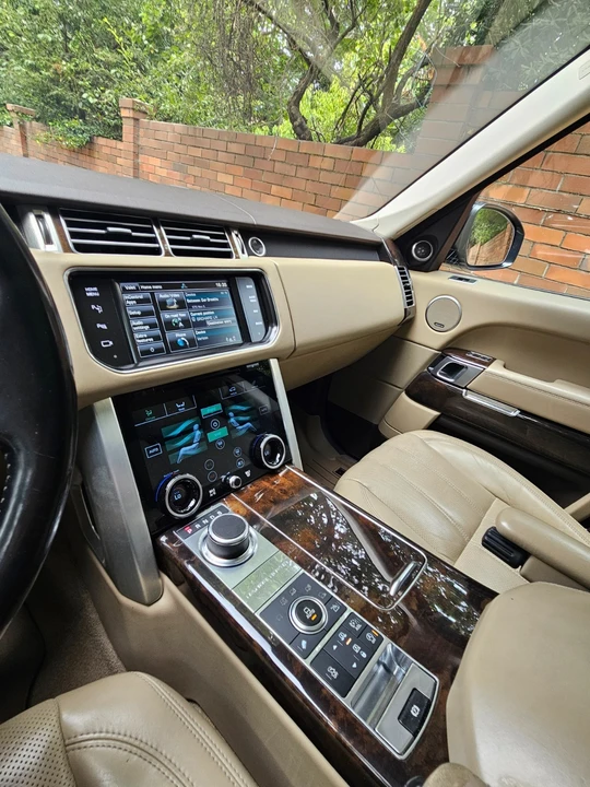 2015 Land Rover Range Rover L405 - Image 19 of 31