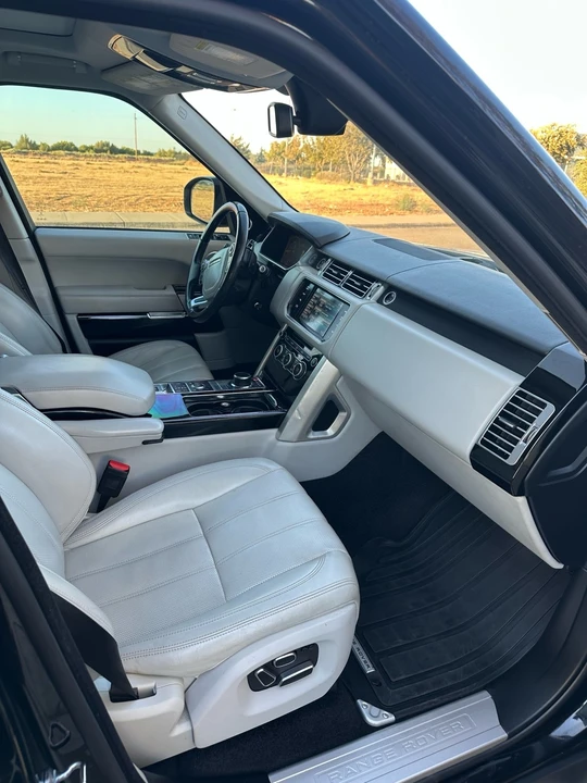 2015 Land Rover Range Rover L405 - Image 11 of 16