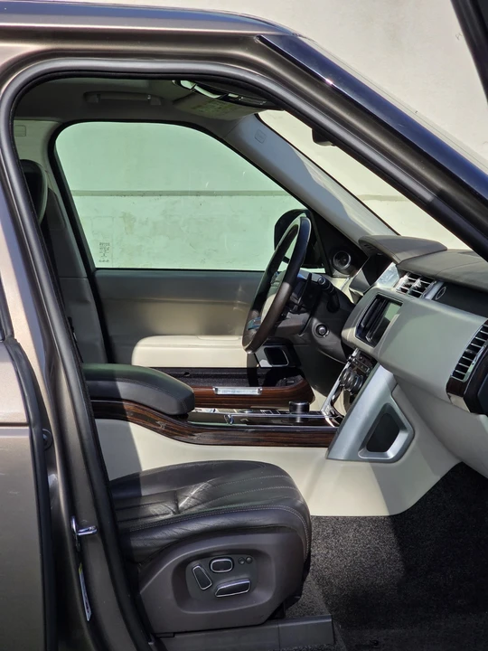 2015 Land Rover Range Rover L405 - Image 17 of 23