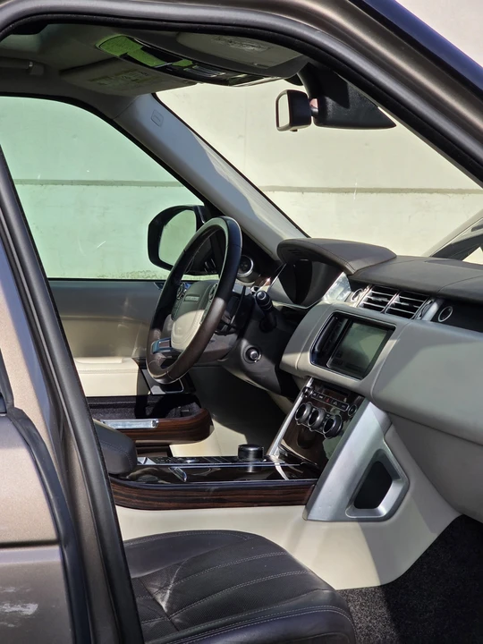 2015 Land Rover Range Rover L405 - Image 18 of 23