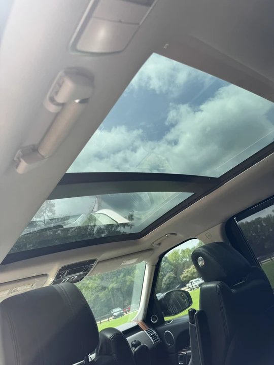 2015 Land Rover Range Rover L405 - Image 10 of 31
