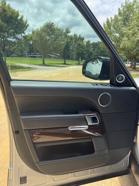 2015 Land Rover Range Rover L405 - Image 8 of 31