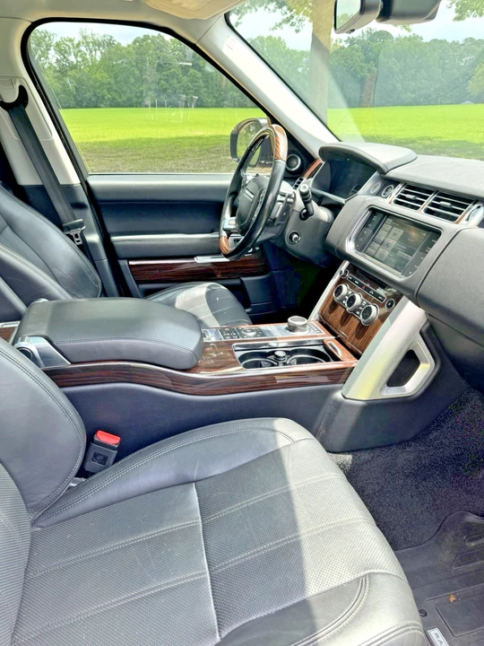 2015 Land Rover Range Rover L405 - Image 5 of 31
