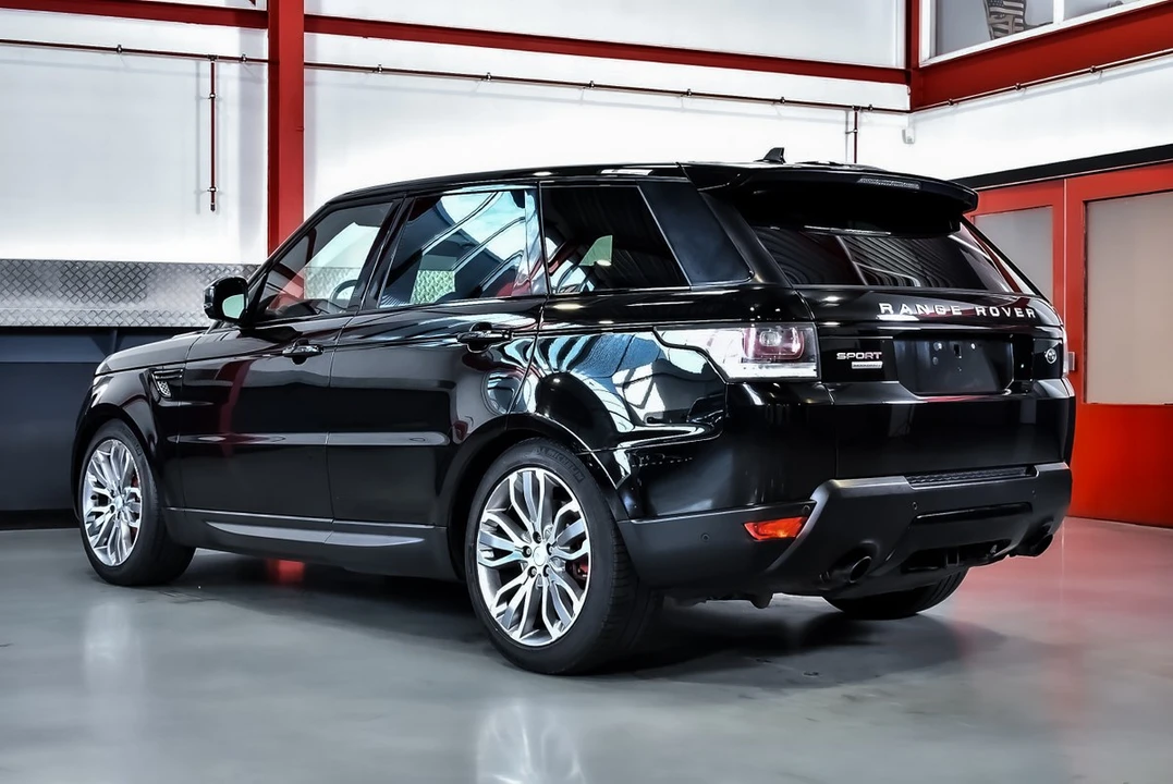 2015 Land Rover Range Rover L405 - Image 12 of 30