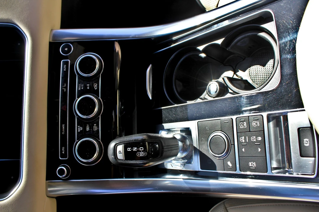2015 Land Rover Range Rover Sport L494 - Image 21 of 29