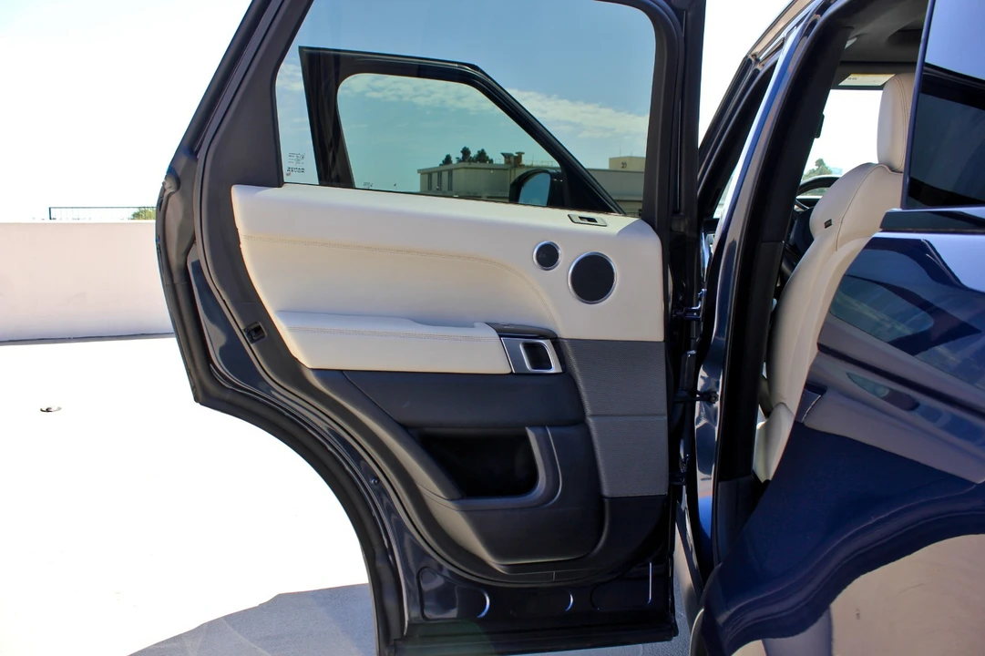 2015 Land Rover Range Rover Sport L494 - Image 16 of 29
