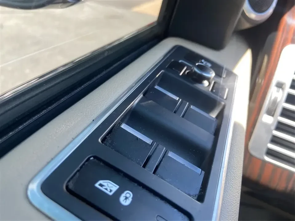 2015 Land Rover Range Rover L405 - Image 18 of 20