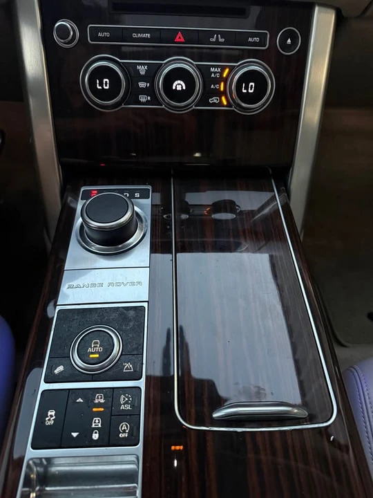 2015 Land Rover Range Rover L405 - Image 17 of 20
