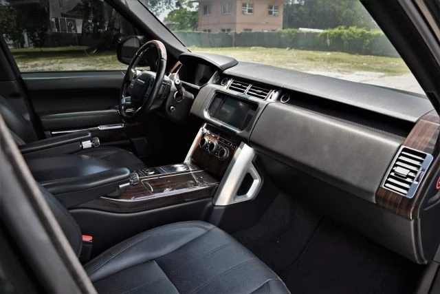 2015 Land Rover Range Rover L405 - Image 17 of 21