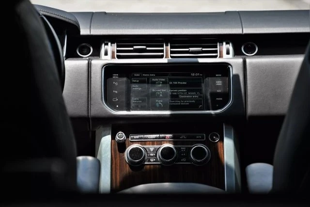 2015 Land Rover Range Rover L405 - Image 12 of 21