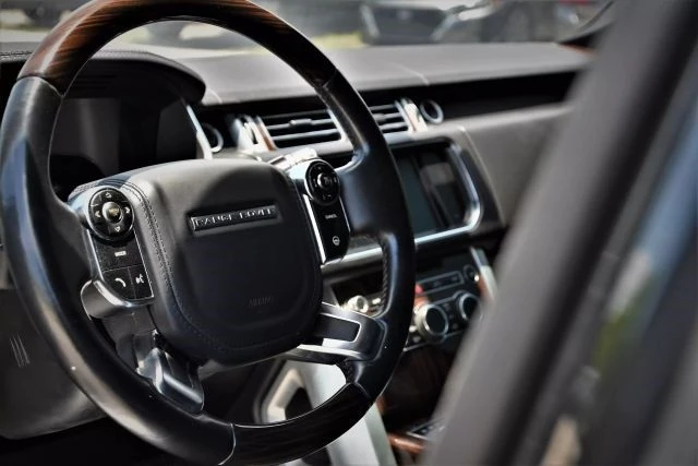 2015 Land Rover Range Rover L405 - Image 14 of 21