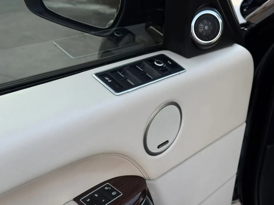 2015 Land Rover Range Rover L405 - Image 17 of 20