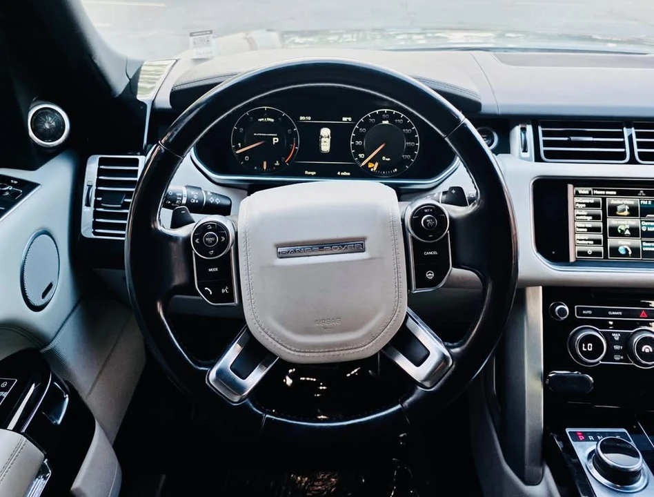 2015 Land Rover Range Rover L405 - Image 9 of 15