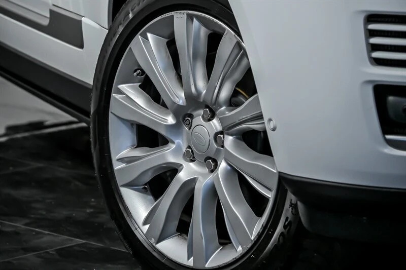 2015 Land Rover Range Rover L405 - Image 3 of 31