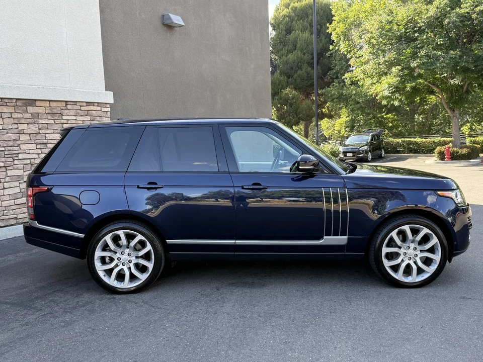 2015 Land Rover Range Rover L405 - Image 11 of 31