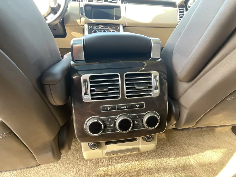 2015 Land Rover Range Rover L405 - Image 12 of 14