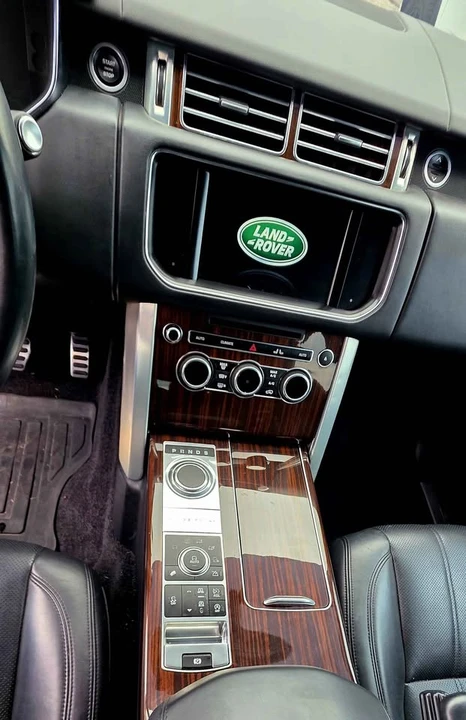 2015 Land Rover Range Rover L405 - Image 9 of 19