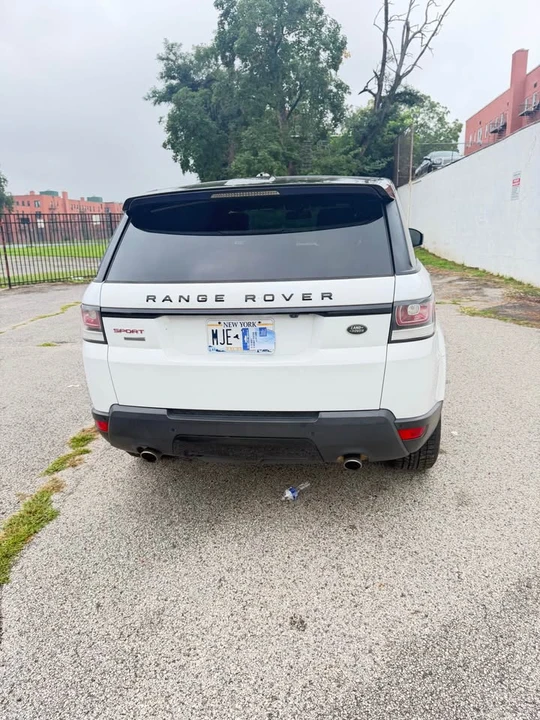 2015 Land Rover Range Rover L405 - Image 6 of 18