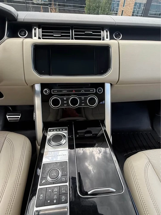 2015 Land Rover Range Rover L405 - Image 6 of 14
