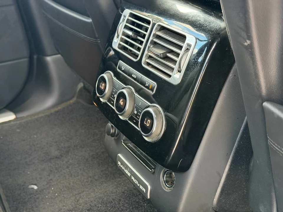 2015 Land Rover Range Rover L405 - Image 11 of 16