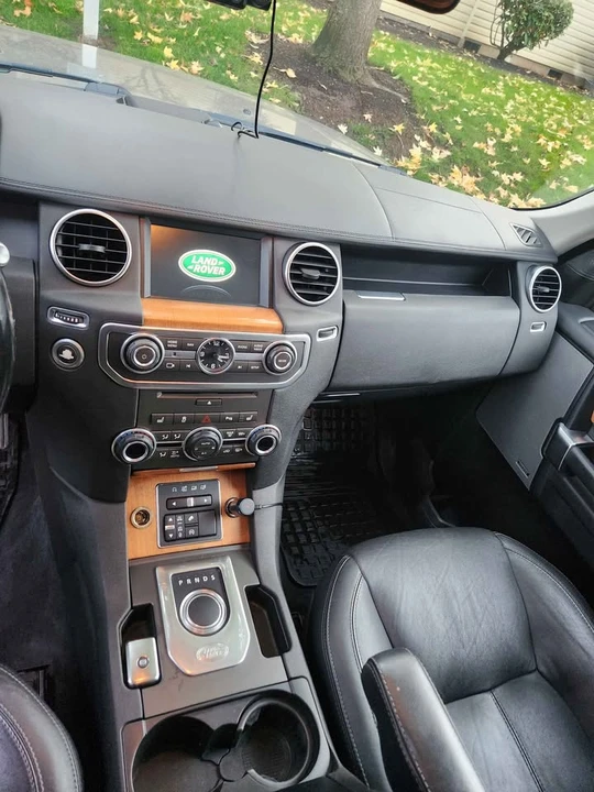 2015 Land Rover Discovery 4th Gen - Image 8 of 10
