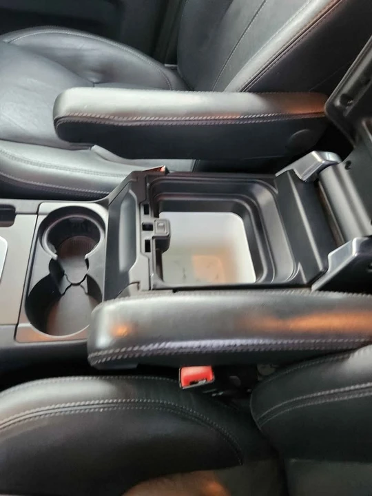 2015 Land Rover Discovery 4th Gen - Image 10 of 10