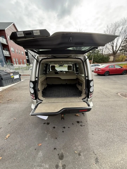 2015 Land Rover Discovery 4th Gen - Image 8 of 9