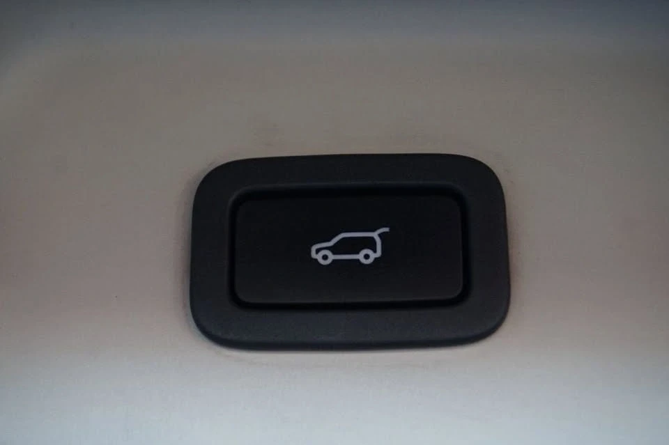 2015 Land Rover Range Rover L405 - Image 8 of 18