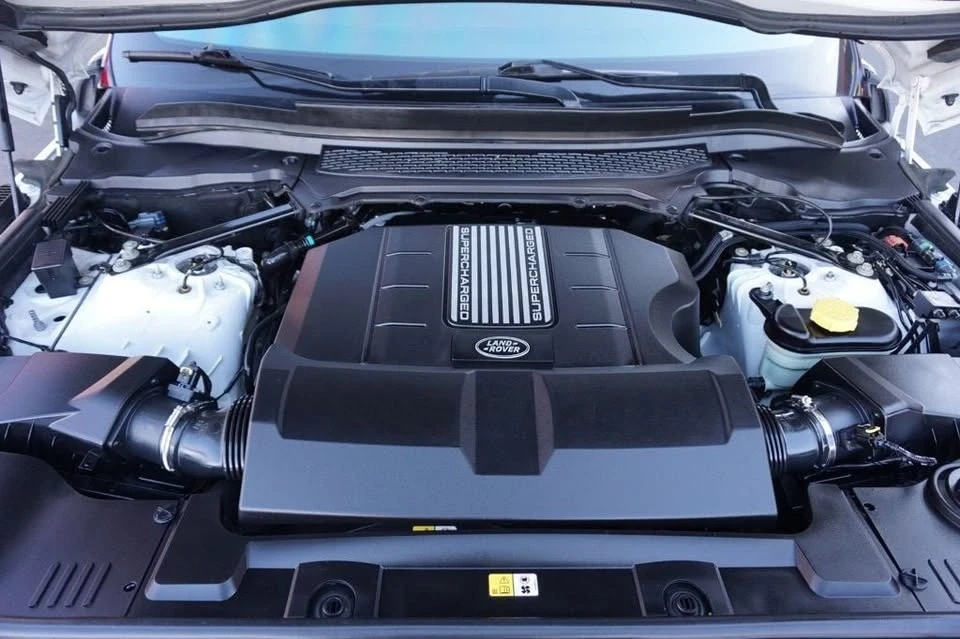 2015 Land Rover Range Rover L405 - Image 9 of 18