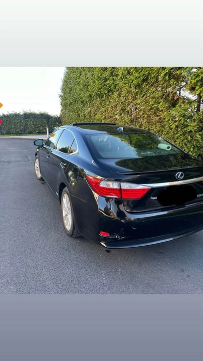 2015 Lexus ES 6th Gen - Image 3 of 12