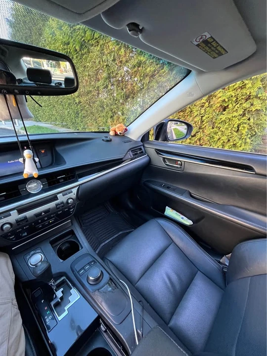2015 Lexus ES 6th Gen - Image 8 of 12