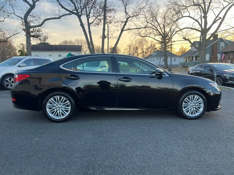 2015 Lexus ES 6th Gen - Image 5 of 20