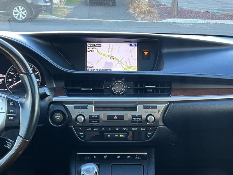 2015 Lexus ES 6th Gen - Image 17 of 20