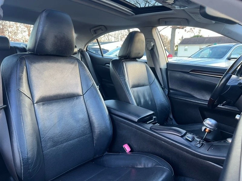 2015 Lexus ES 6th Gen - Image 13 of 20