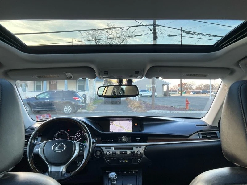 2015 Lexus ES 6th Gen - Image 14 of 20