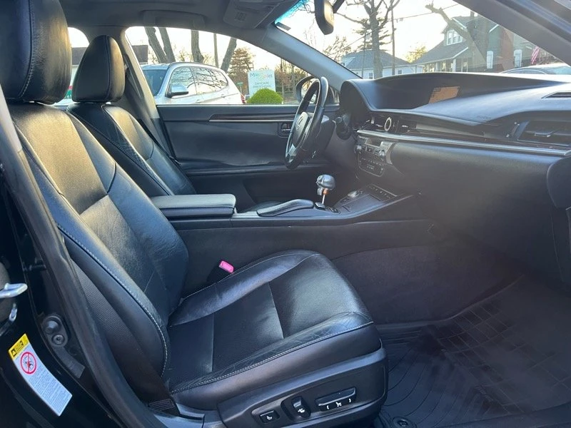 2015 Lexus ES 6th Gen - Image 12 of 20