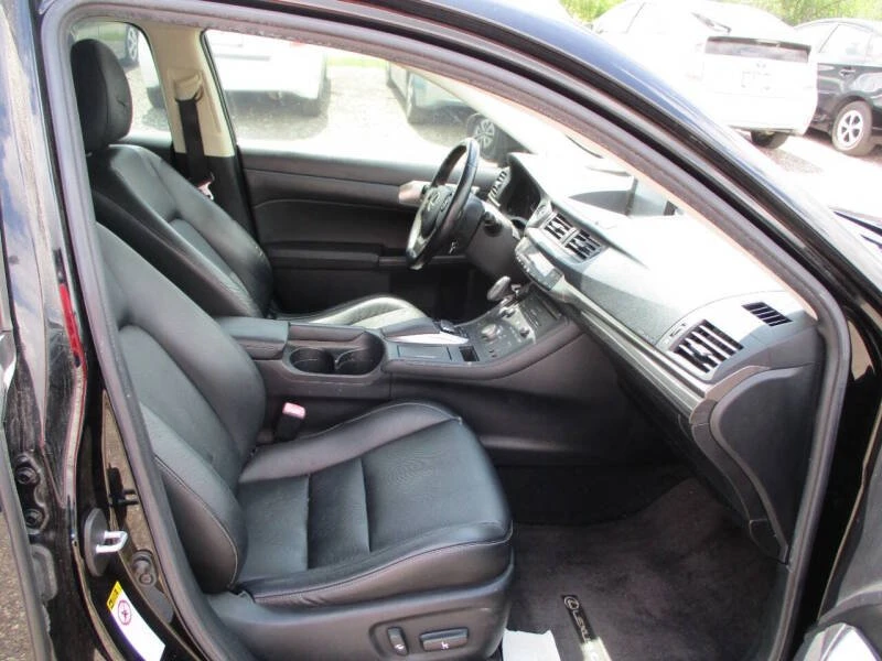 2015 Lexus CT - Image 11 of 20
