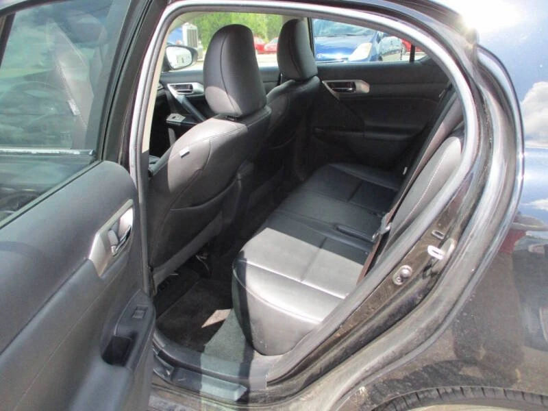 2015 Lexus CT - Image 17 of 20