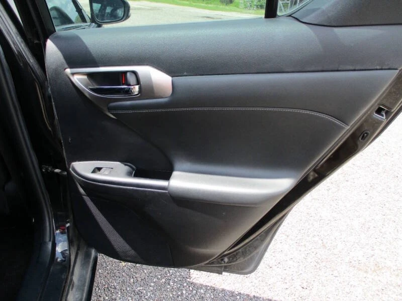2015 Lexus CT - Image 9 of 20
