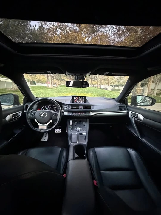 2015 Lexus CT - Image 6 of 12