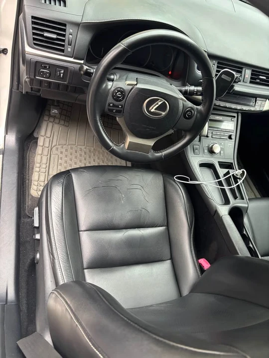 2015 Lexus CT - Image 9 of 10