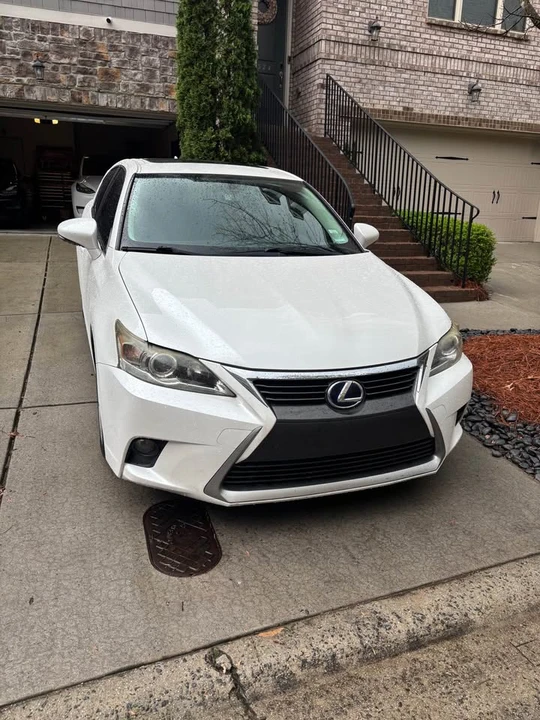 2015 Lexus CT - Image 2 of 10