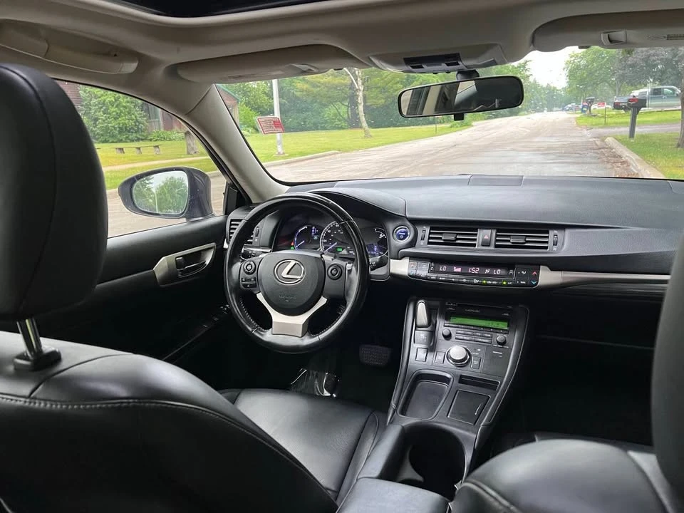 2015 Lexus CT - Image 12 of 13