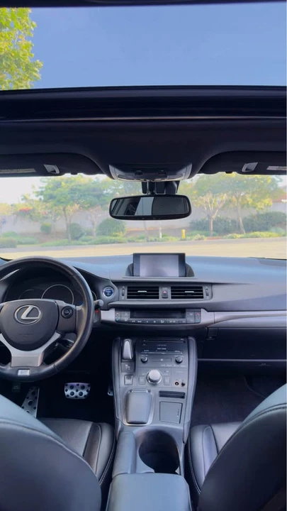 2015 Lexus CT - Image 13 of 15